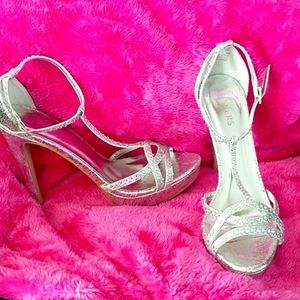 Bakers Brand Size 10 Silver Heel